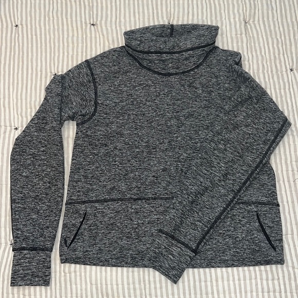 Lululemon align cropped turtleneck - Picture 1 of 3